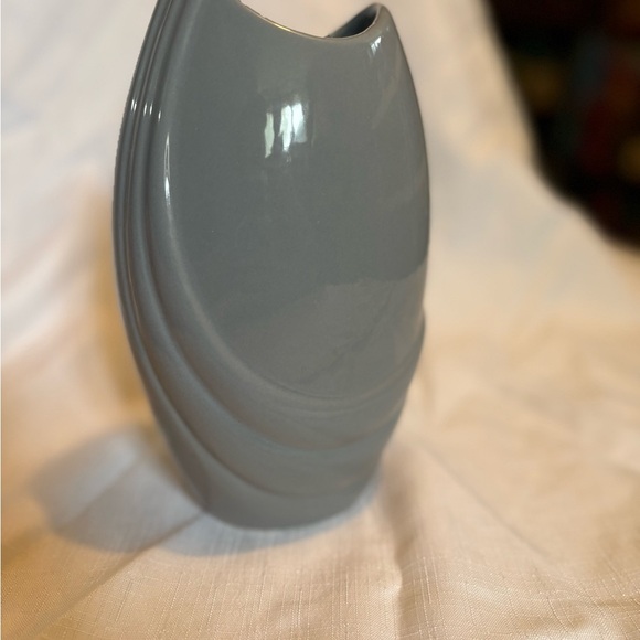 Vintage Art Deco Elegant Gray Ceramic Vase - Picture 4 of 8